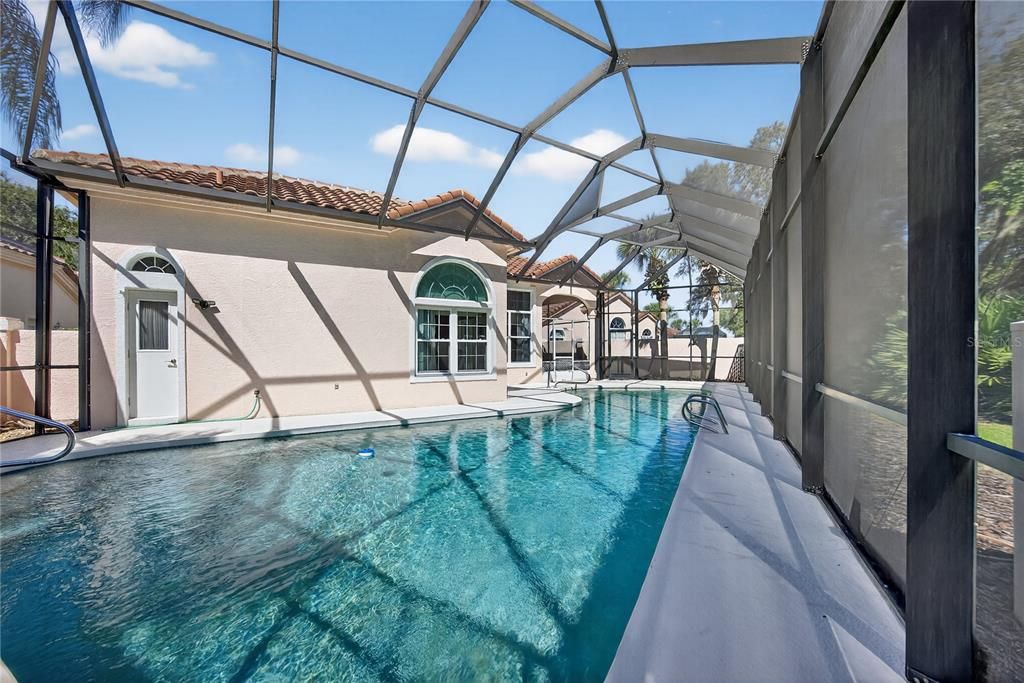 Под контрактом: $591,735 (2 спален, 3 ванн, 1915 Квадратных фут)