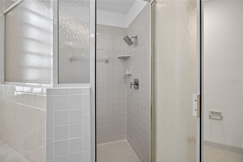 Под контрактом: $591,735 (2 спален, 3 ванн, 1915 Квадратных фут)