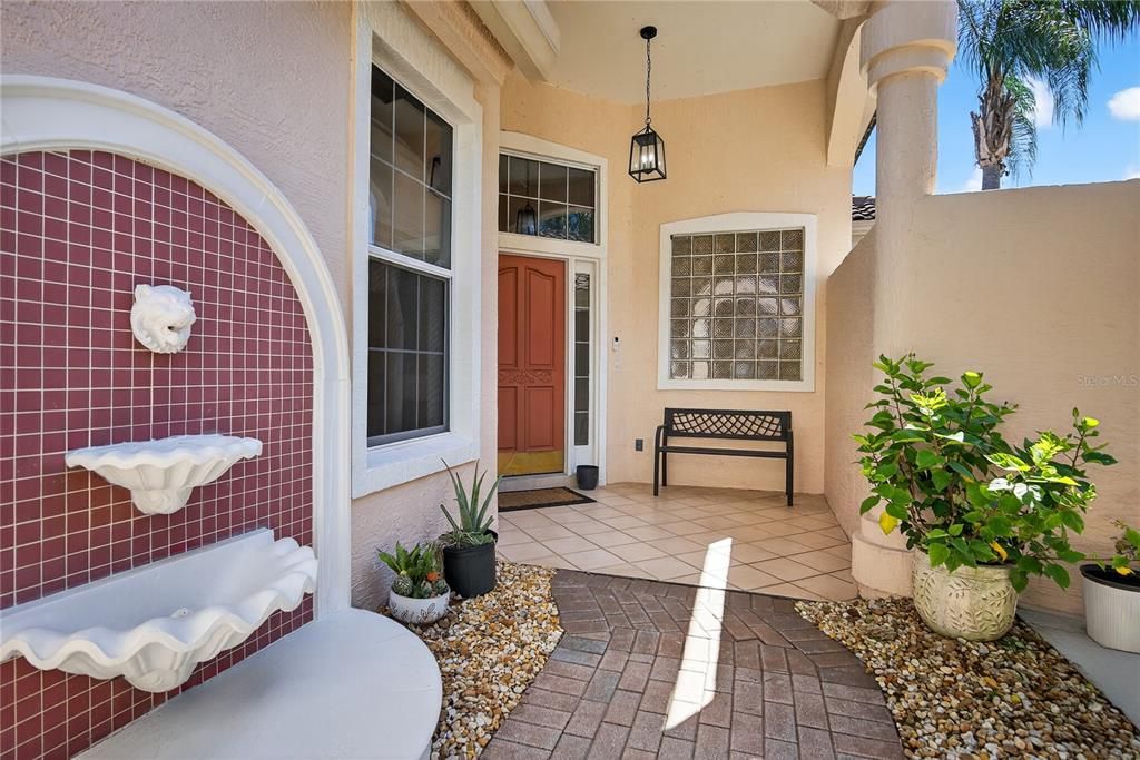 Под контрактом: $591,735 (2 спален, 3 ванн, 1915 Квадратных фут)