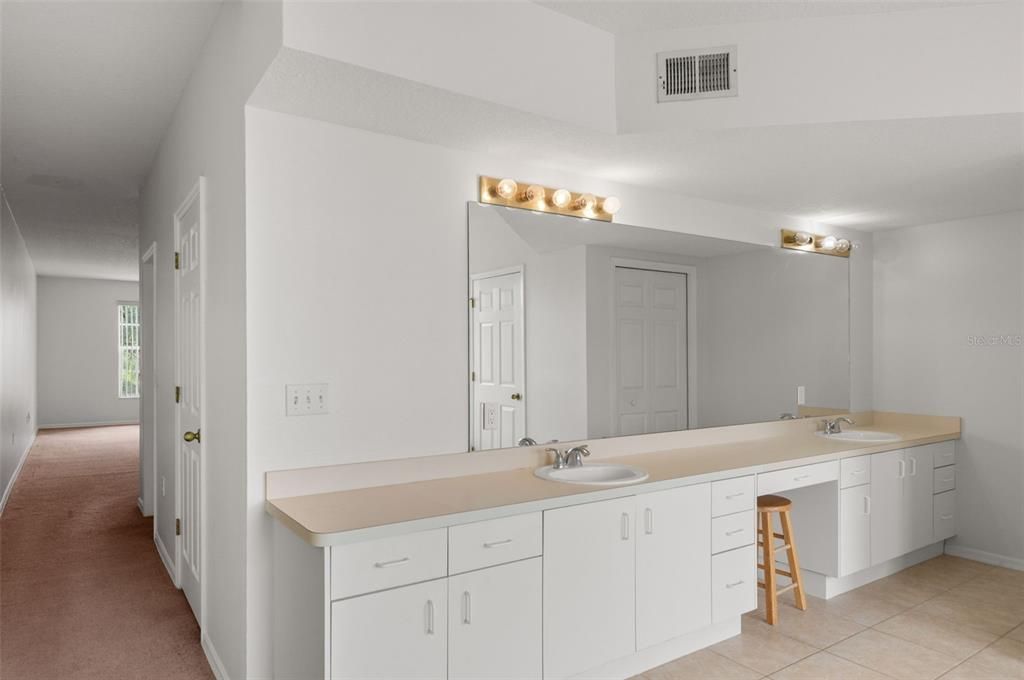 出租: $3,000 (3 贝兹, 2 浴室, 2844 平方英尺)