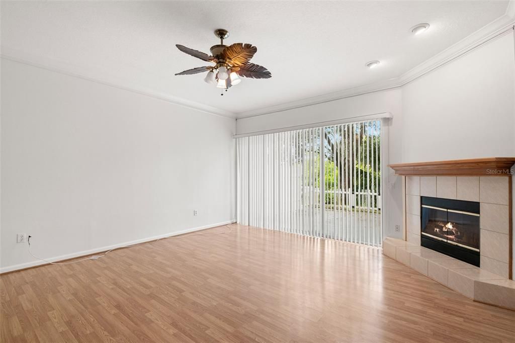 出租: $3,000 (3 贝兹, 2 浴室, 2844 平方英尺)