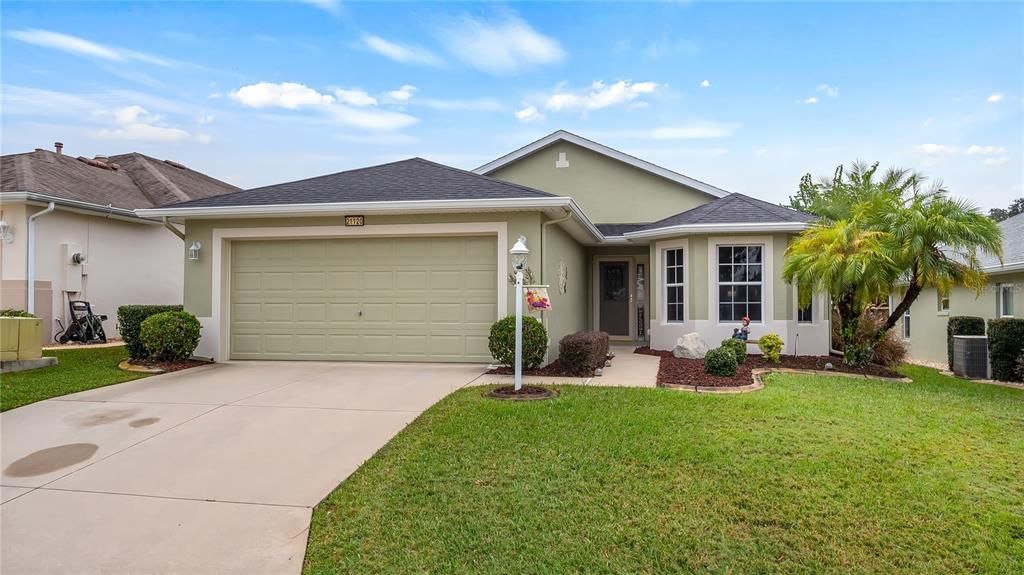 Active With Contract: $294,900 (3 beds, 2 baths, 1601 Square Feet)