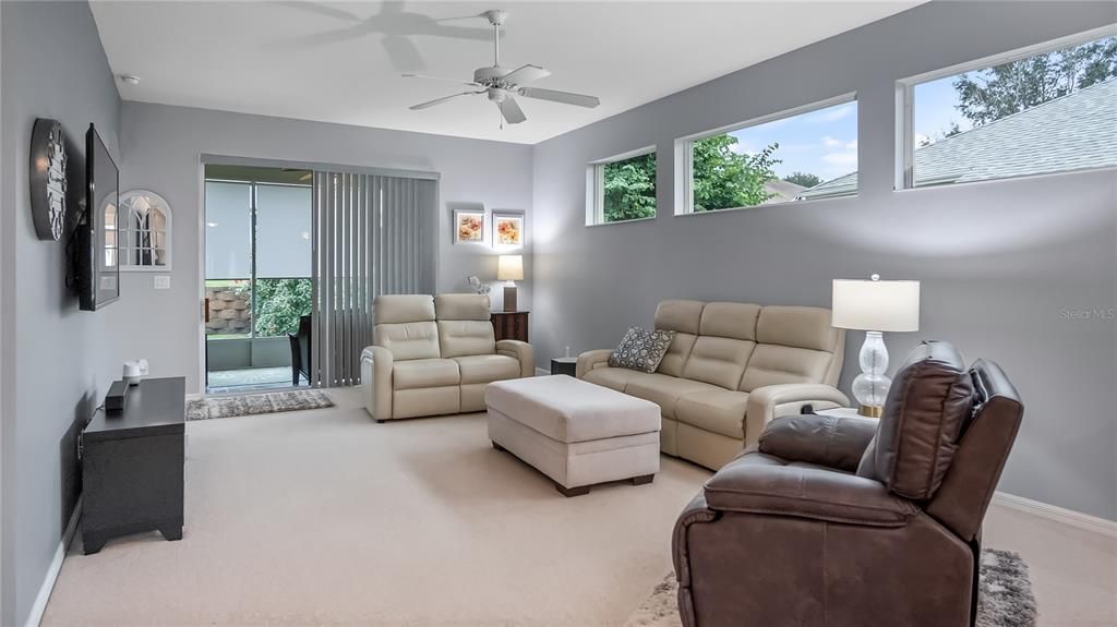 Active With Contract: $294,900 (3 beds, 2 baths, 1601 Square Feet)