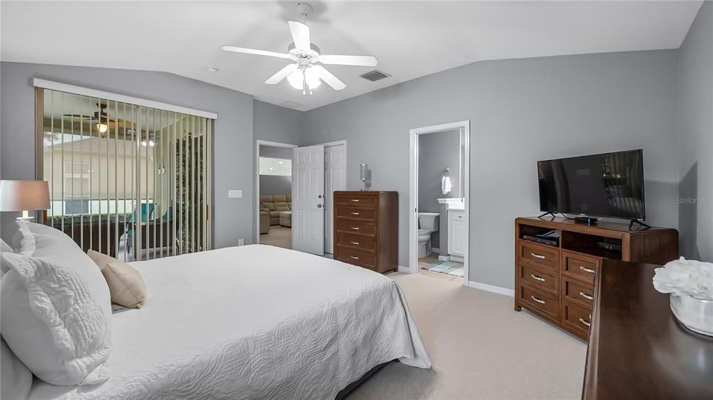 Active With Contract: $294,900 (3 beds, 2 baths, 1601 Square Feet)