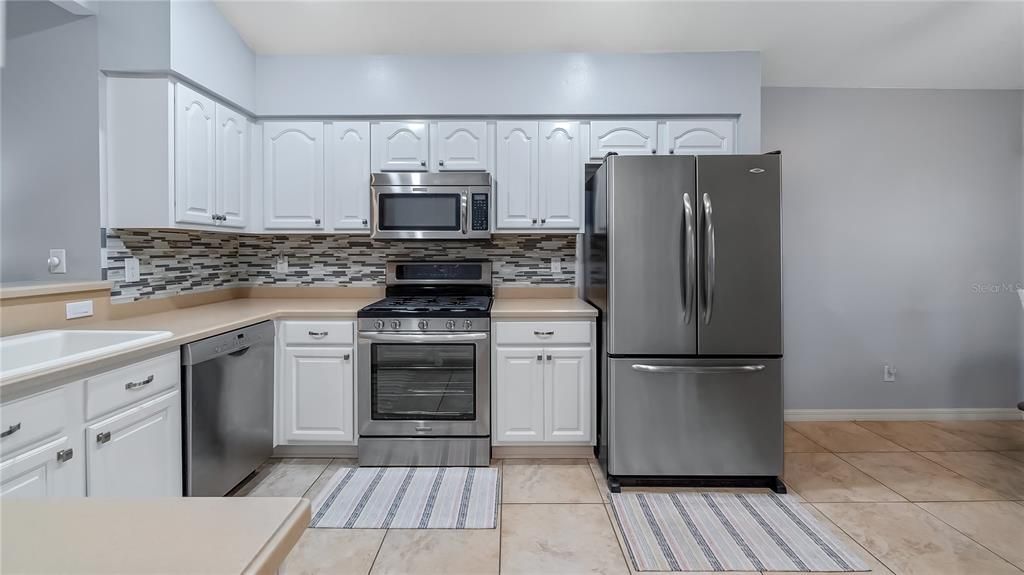 Active With Contract: $294,900 (3 beds, 2 baths, 1601 Square Feet)