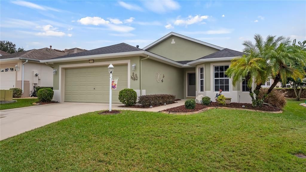 Active With Contract: $294,900 (3 beds, 2 baths, 1601 Square Feet)