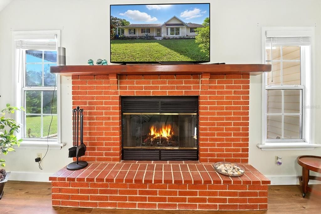 For Sale: $449,900 (3 beds, 2 baths, 2308 Square Feet)