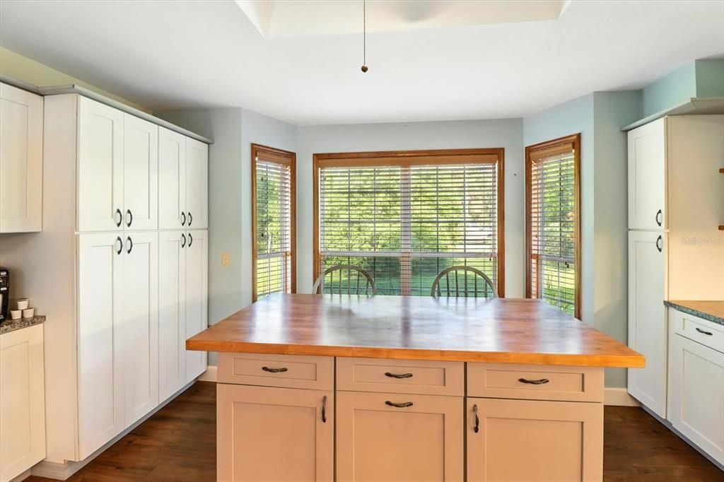 For Sale: $449,900 (3 beds, 2 baths, 2308 Square Feet)