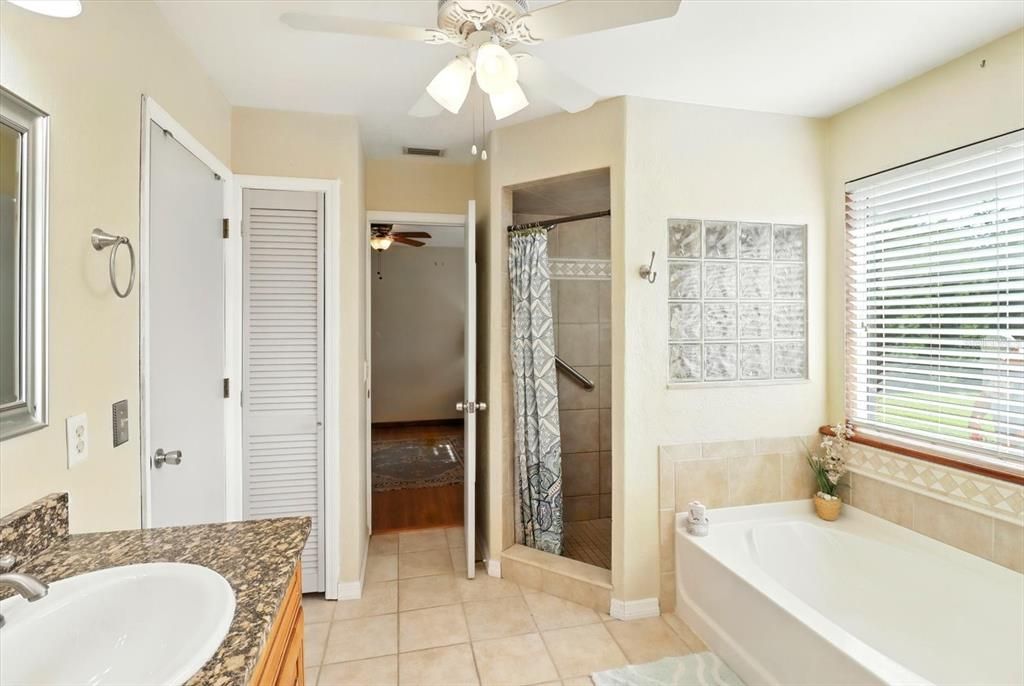 For Sale: $449,900 (3 beds, 2 baths, 2308 Square Feet)