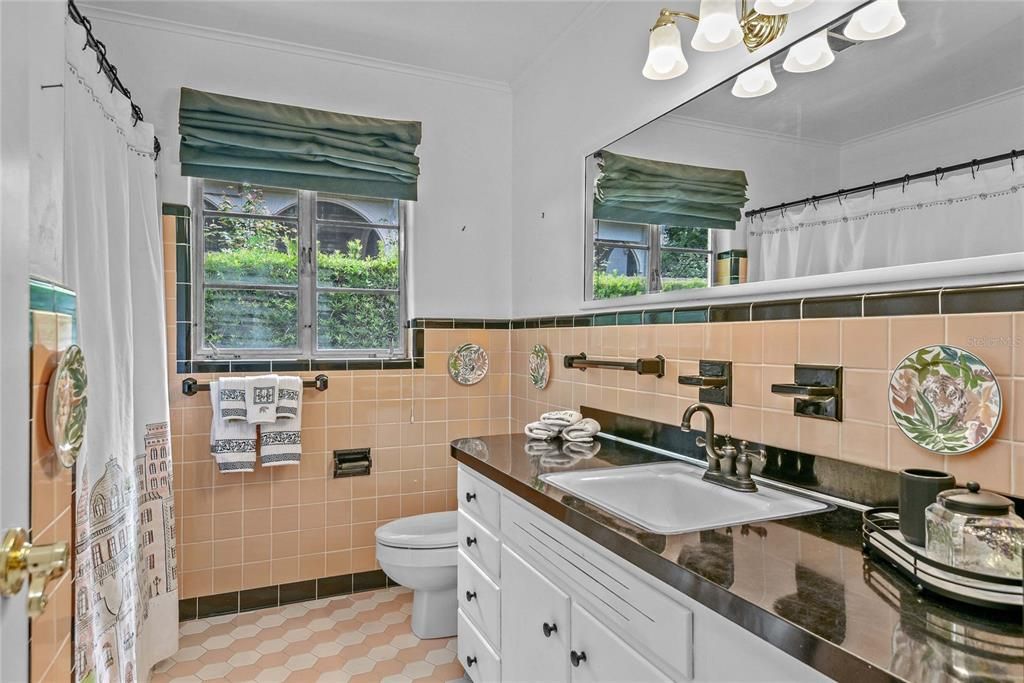 合同活跃: $1,799,000 (3 贝兹, 3 浴室, 3297 平方英尺)