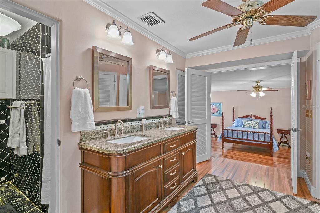 合同活跃: $1,799,000 (3 贝兹, 3 浴室, 3297 平方英尺)