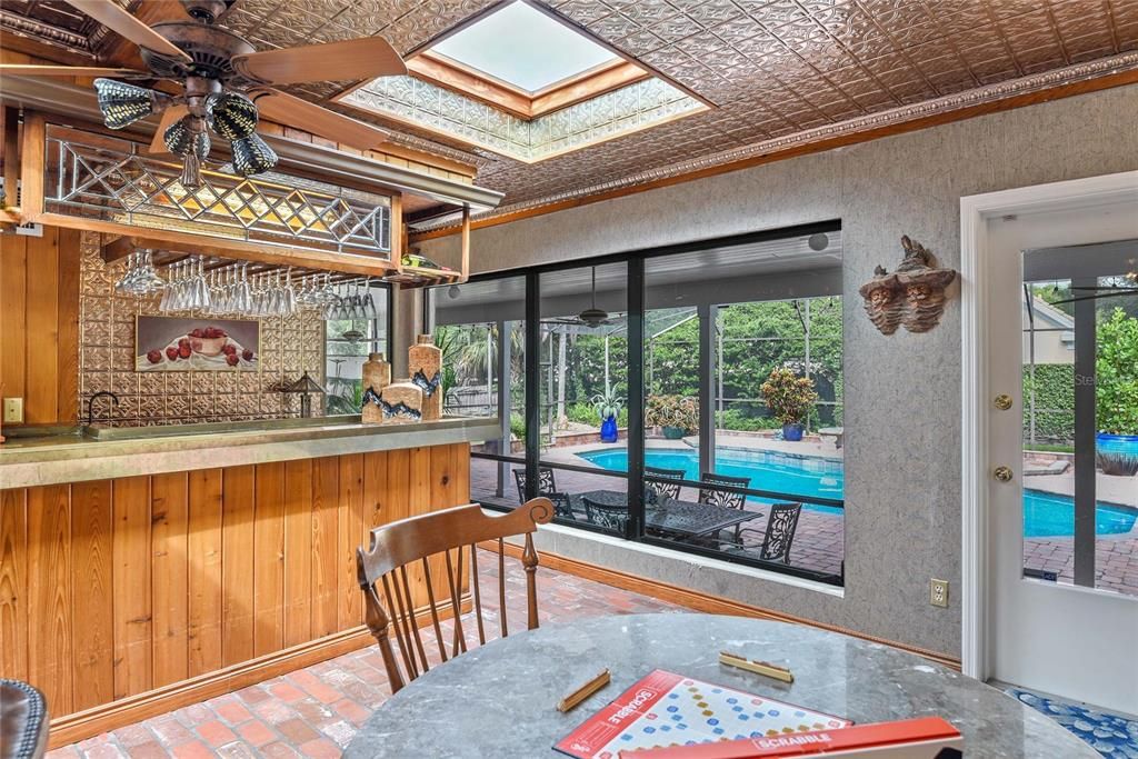 合同活跃: $1,799,000 (3 贝兹, 3 浴室, 3297 平方英尺)