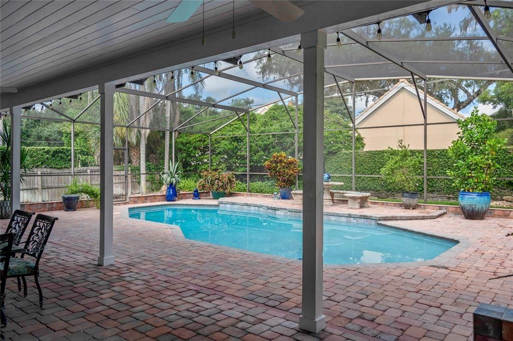 合同活跃: $1,799,000 (3 贝兹, 3 浴室, 3297 平方英尺)