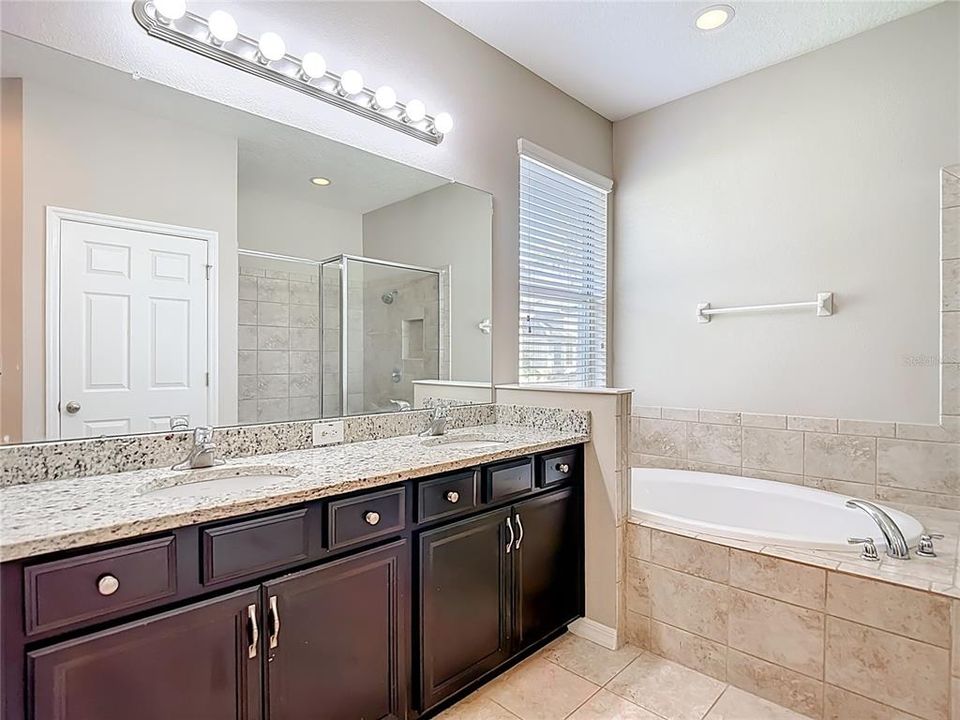 For Sale: $455,000 (4 beds, 3 baths, 2624 Square Feet)