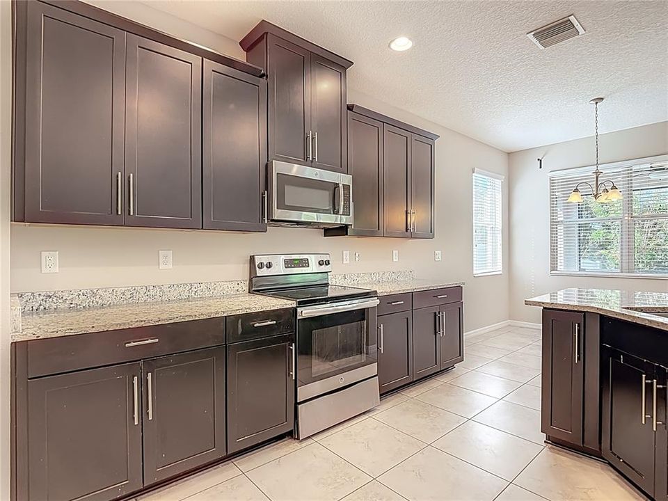 For Sale: $455,000 (4 beds, 3 baths, 2624 Square Feet)