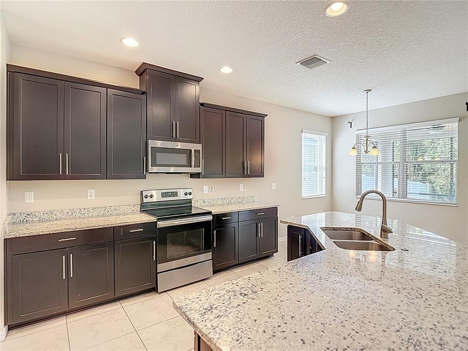 For Sale: $455,000 (4 beds, 3 baths, 2624 Square Feet)