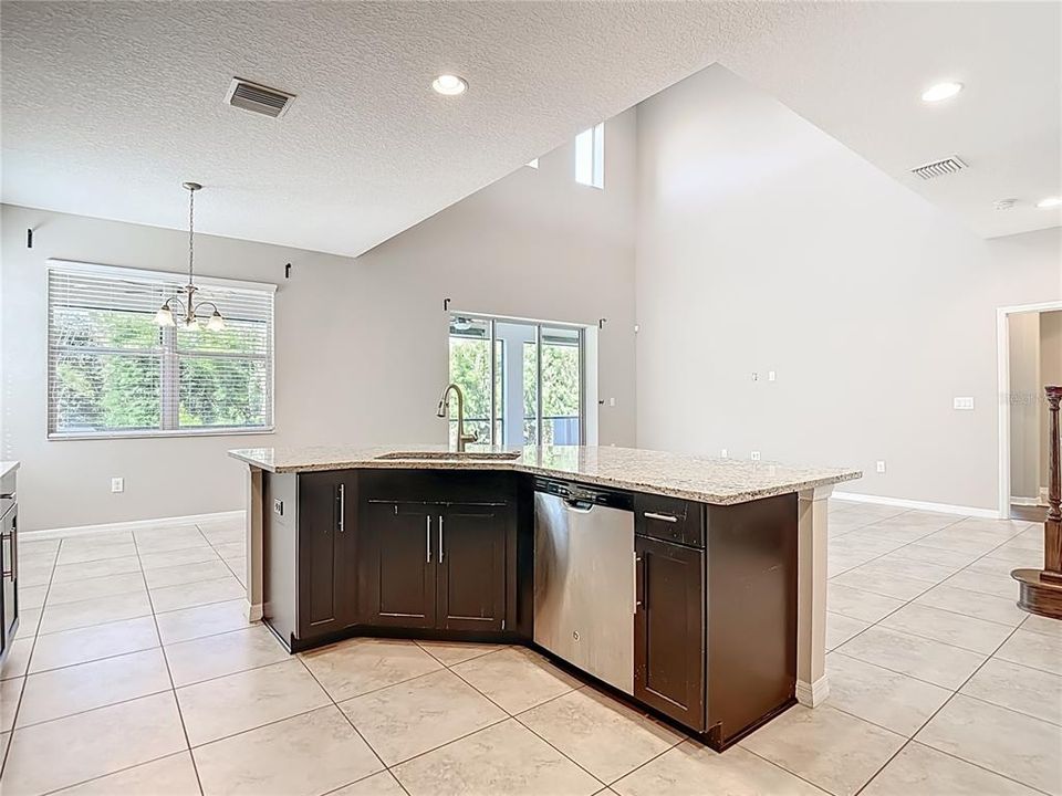 For Sale: $455,000 (4 beds, 3 baths, 2624 Square Feet)