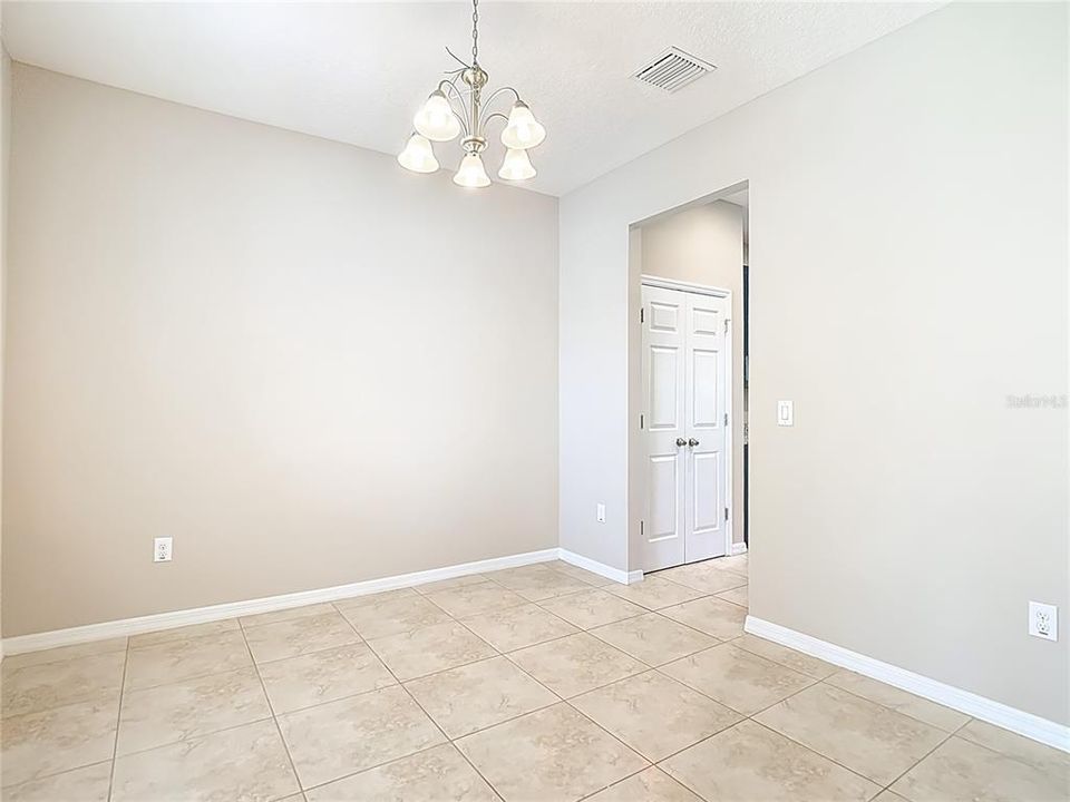 For Sale: $455,000 (4 beds, 3 baths, 2624 Square Feet)