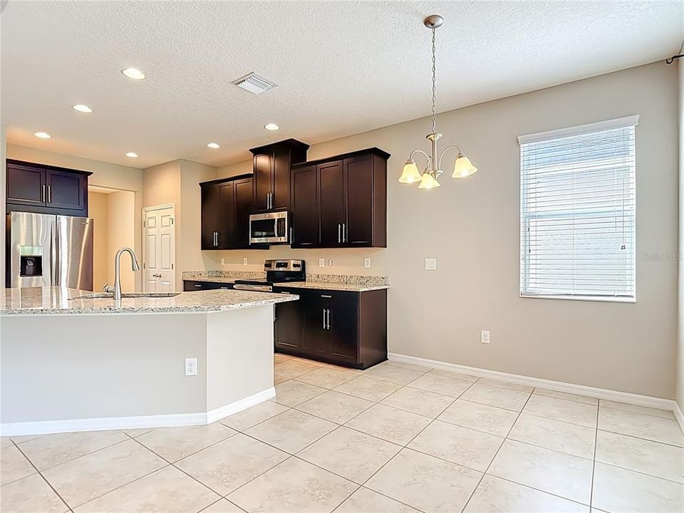 For Sale: $455,000 (4 beds, 3 baths, 2624 Square Feet)