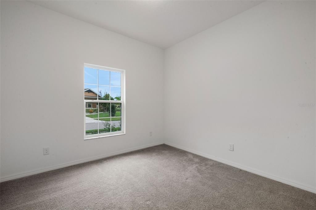 Activo con contrato: $395,000 (3 camas, 2 baños, 1483 Pies cuadrados)