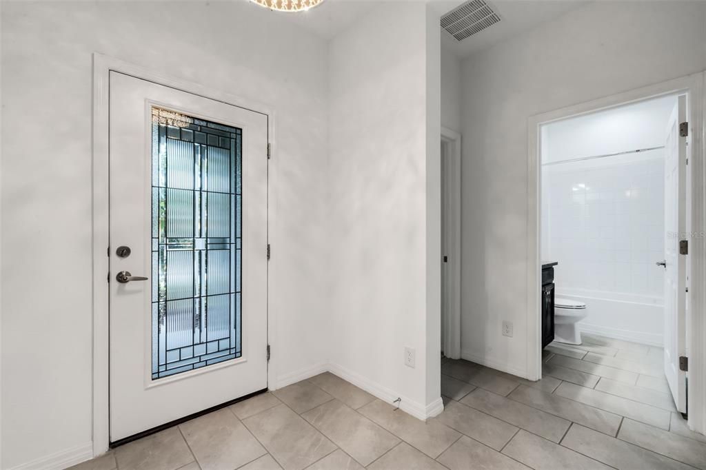 Activo con contrato: $395,000 (3 camas, 2 baños, 1483 Pies cuadrados)