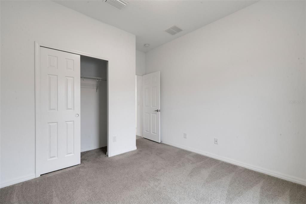 Activo con contrato: $395,000 (3 camas, 2 baños, 1483 Pies cuadrados)