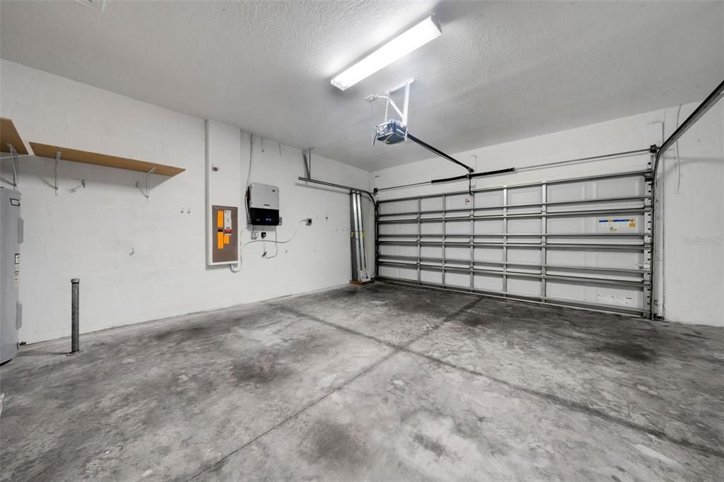 Activo con contrato: $395,000 (3 camas, 2 baños, 1483 Pies cuadrados)