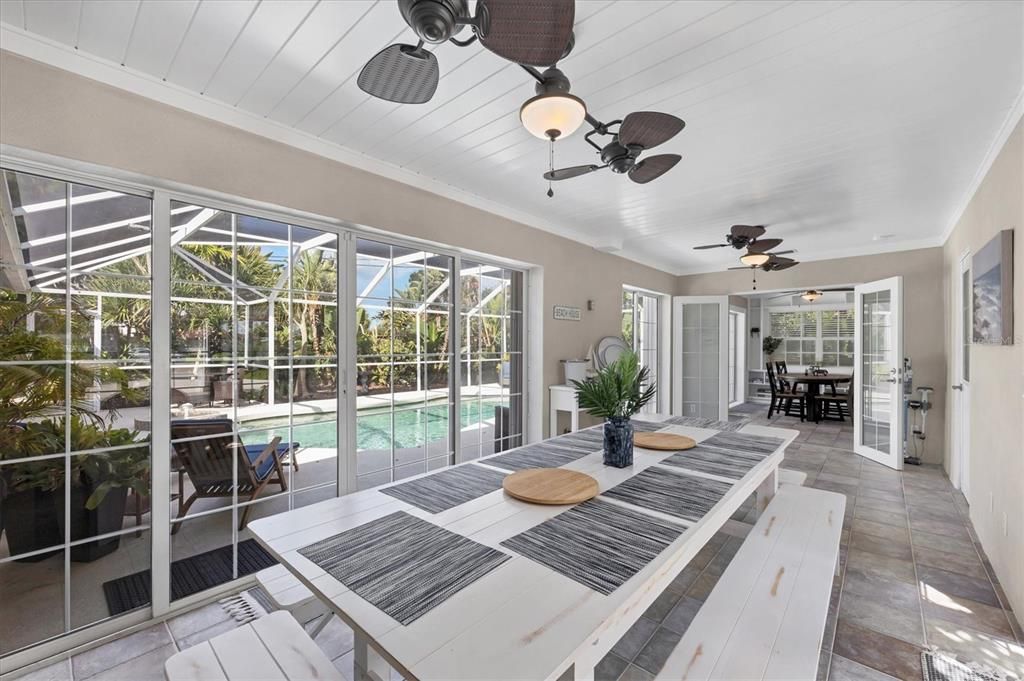 Active With Contract: $535,000 (3 beds, 3 baths, 2081 Square Feet)