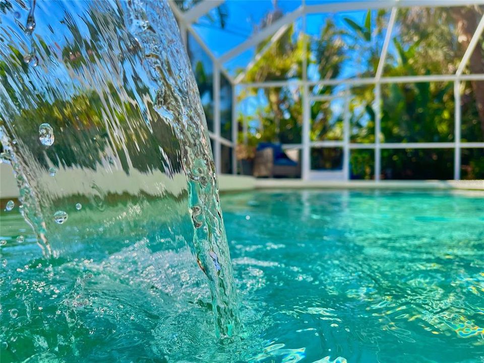 Active With Contract: $535,000 (3 beds, 3 baths, 2081 Square Feet)