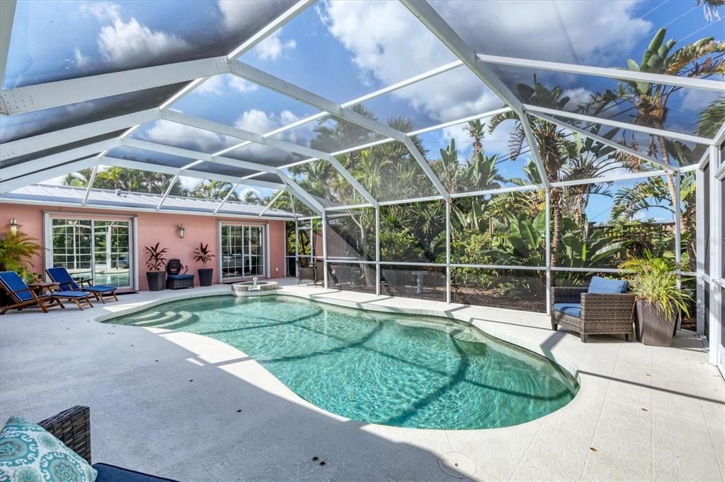 Active With Contract: $535,000 (3 beds, 3 baths, 2081 Square Feet)