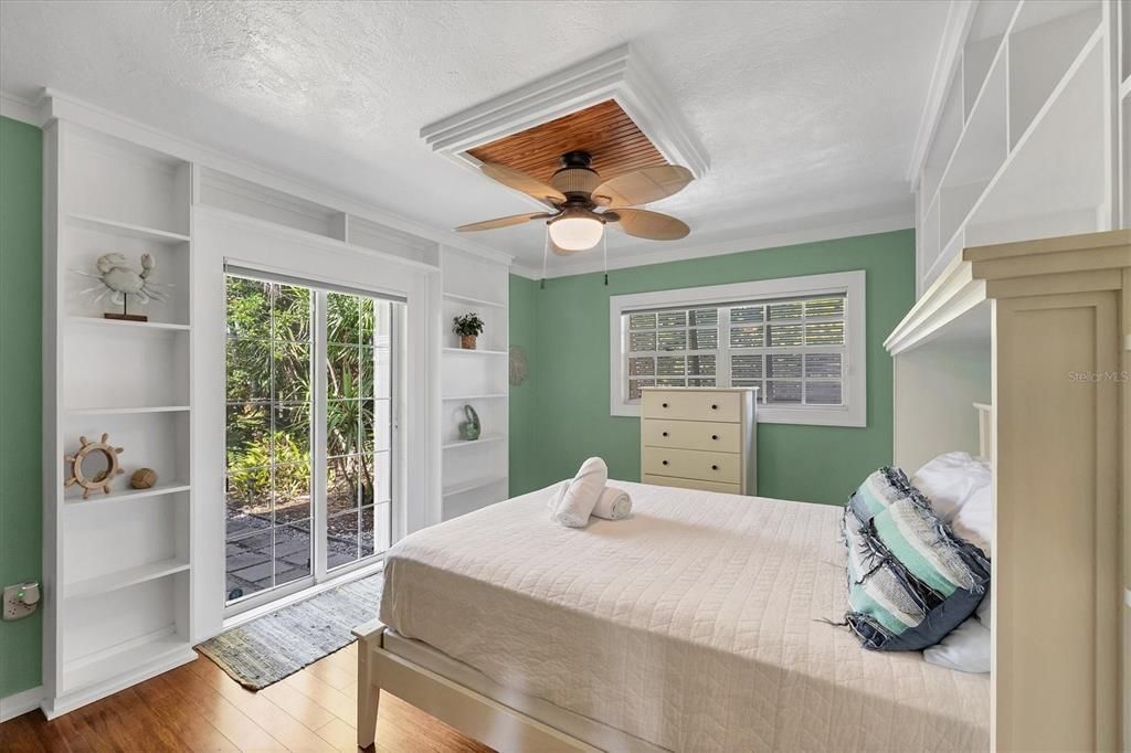 Active With Contract: $535,000 (3 beds, 3 baths, 2081 Square Feet)