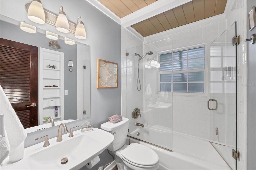 Active With Contract: $535,000 (3 beds, 3 baths, 2081 Square Feet)