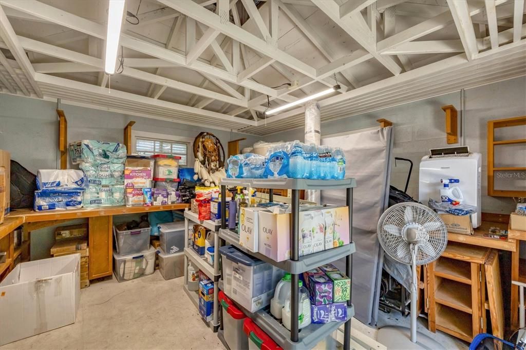 Active With Contract: $535,000 (3 beds, 3 baths, 2081 Square Feet)