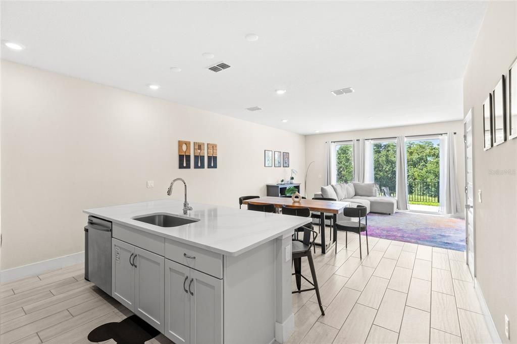 На продажу: $474,000 (3 спален, 2 ванн, 1708 Квадратных фут)