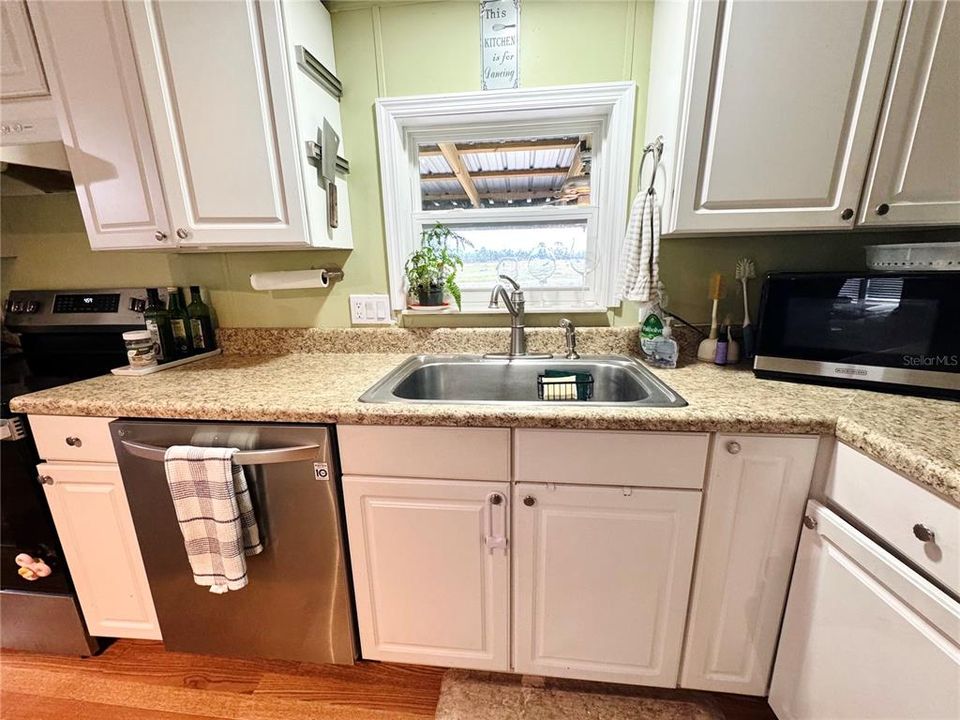 待售: $519,000 (4 贝兹, 2 浴室, 1728 平方英尺)