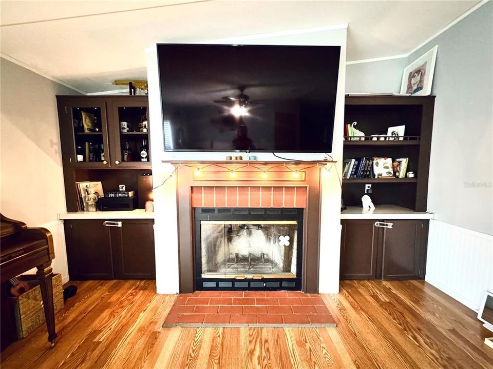 待售: $519,000 (4 贝兹, 2 浴室, 1728 平方英尺)