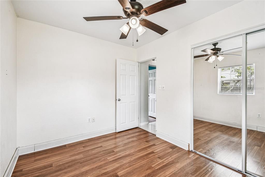 Active With Contract: $274,500 (2 beds, 1 baths, 850 Square Feet)