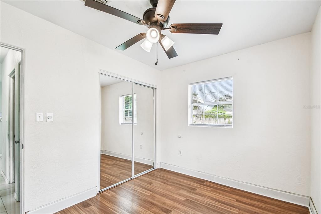 Active With Contract: $274,500 (2 beds, 1 baths, 850 Square Feet)