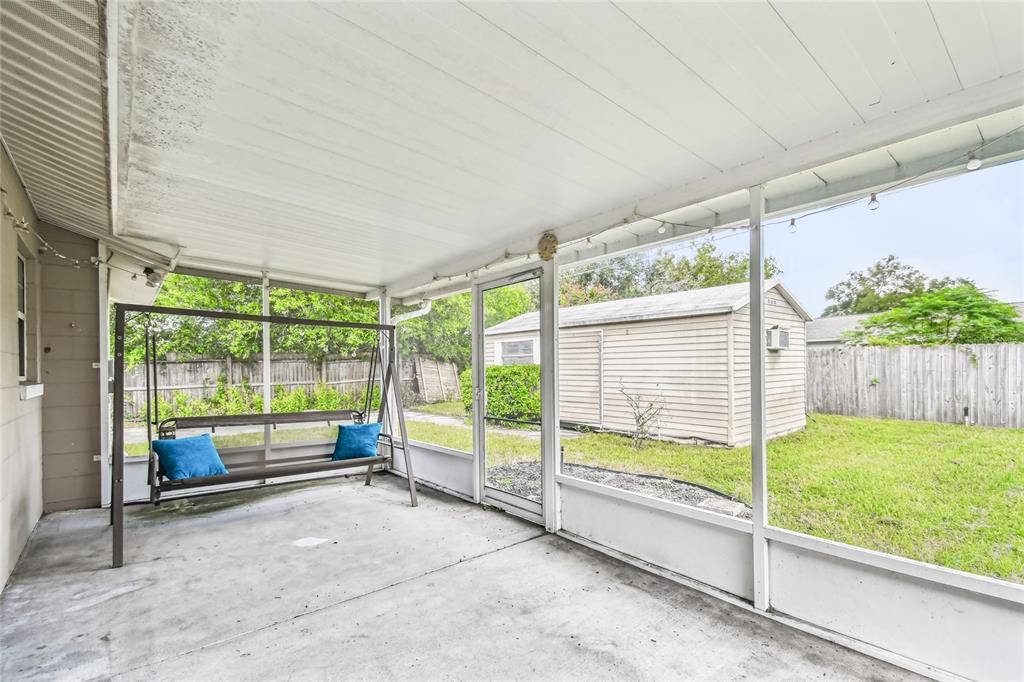 Active With Contract: $274,500 (2 beds, 1 baths, 850 Square Feet)