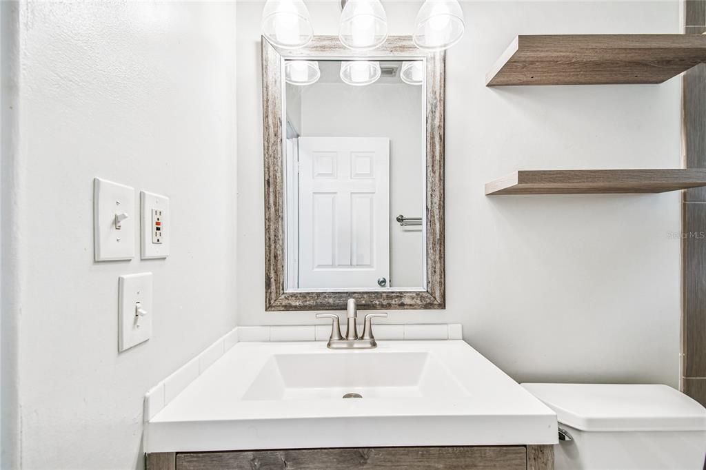 Active With Contract: $274,500 (2 beds, 1 baths, 850 Square Feet)