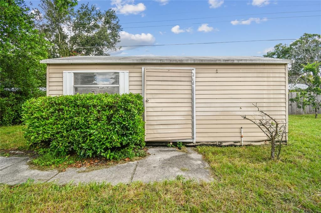 Active With Contract: $274,500 (2 beds, 1 baths, 850 Square Feet)