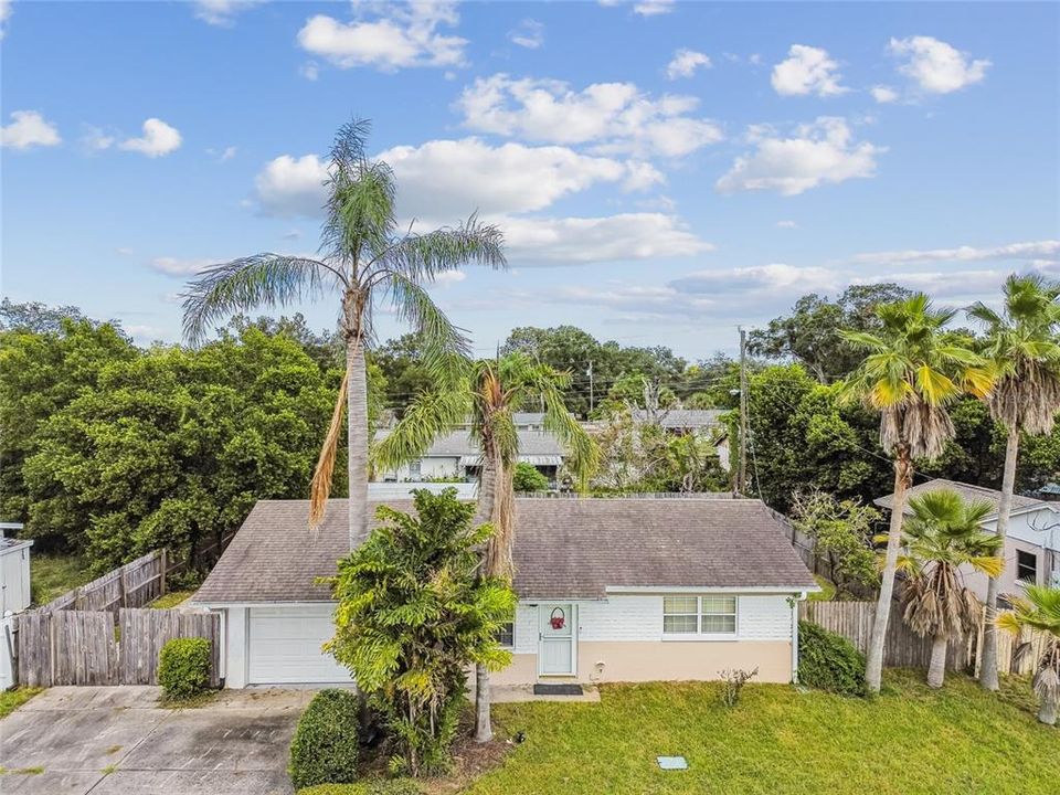 Active With Contract: $274,500 (2 beds, 1 baths, 850 Square Feet)