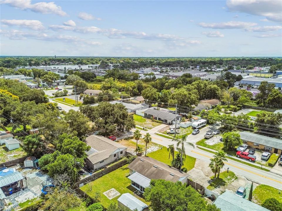 Active With Contract: $274,500 (2 beds, 1 baths, 850 Square Feet)