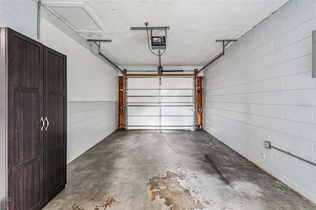 Active With Contract: $274,500 (2 beds, 1 baths, 850 Square Feet)