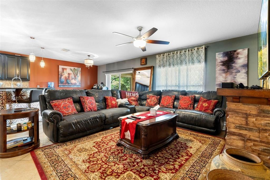 En Venta: $580,000 (5 camas, 3 baños, 3338 Pies cuadrados)