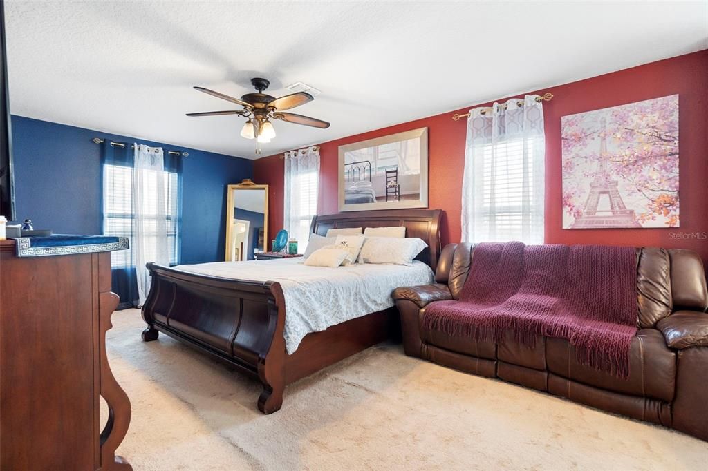 En Venta: $580,000 (5 camas, 3 baños, 3338 Pies cuadrados)