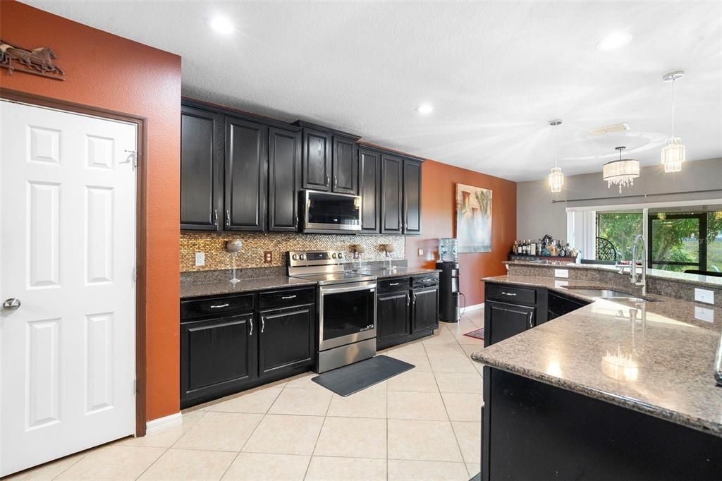 En Venta: $580,000 (5 camas, 3 baños, 3338 Pies cuadrados)