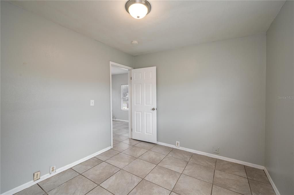 На продажу: $100,000 (2 спален, 1 ванн, 684 Квадратных фут)