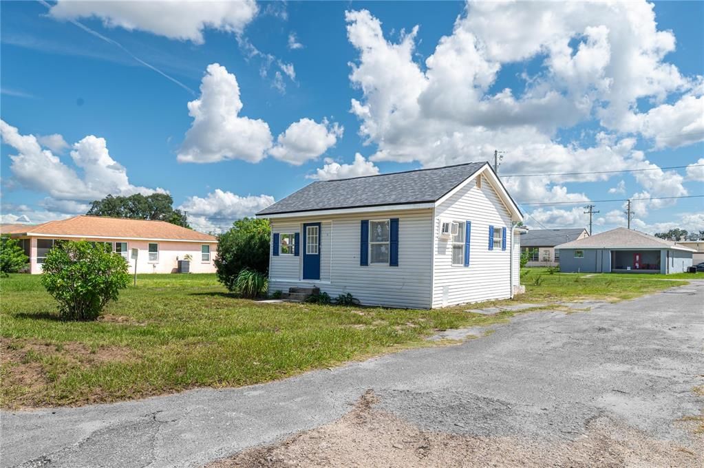 На продажу: $100,000 (2 спален, 1 ванн, 684 Квадратных фут)