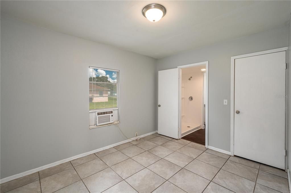 На продажу: $100,000 (2 спален, 1 ванн, 684 Квадратных фут)